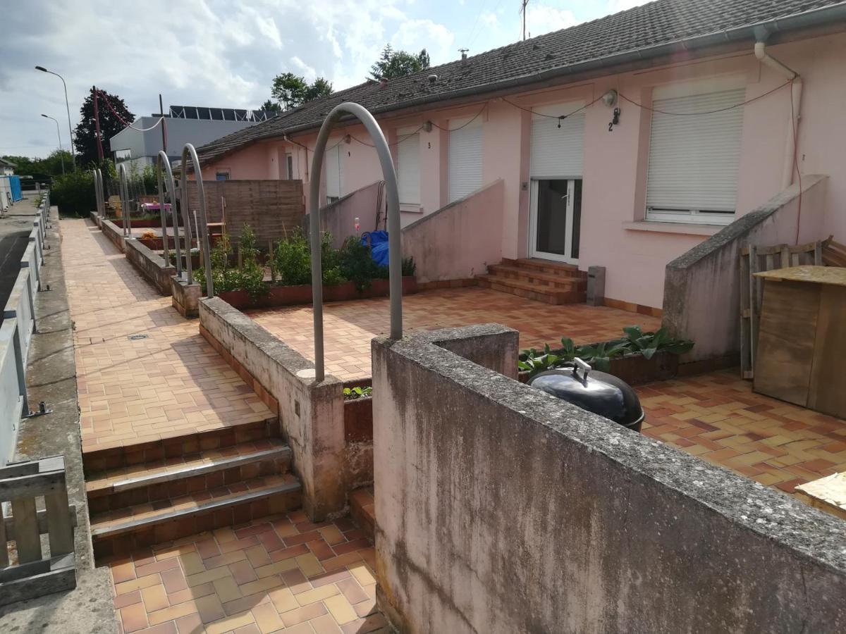 Logement De Plein Pied A Mirecourt Exterior foto